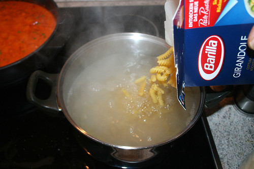 29 - Nudeln kochen / Cook noodles