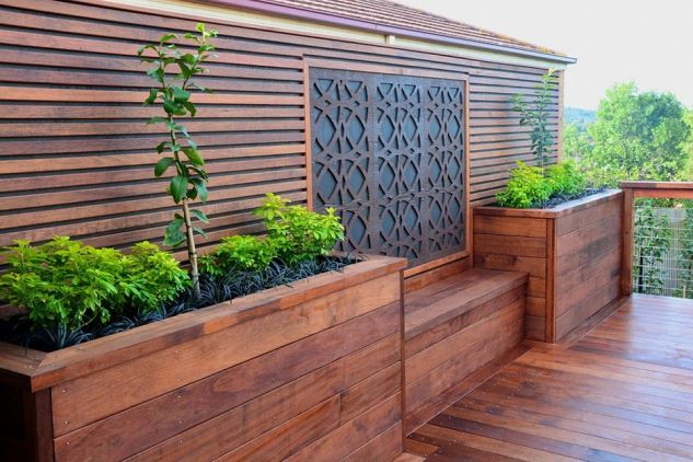 15 Inspirations on Modernizing The Garden With Built in Planters