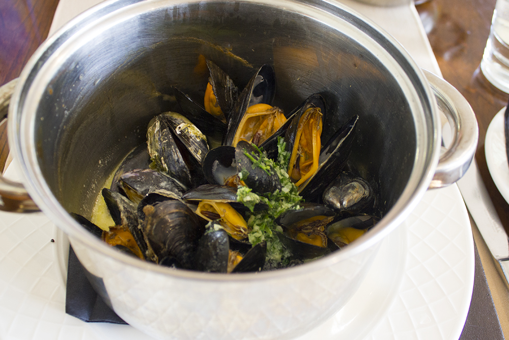 moules-frites-moddershall-oaks-spa-review