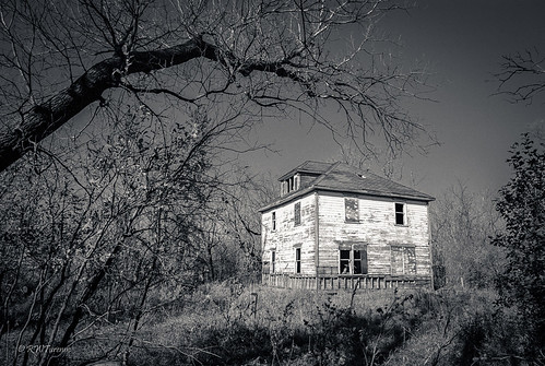 abandoned farmhouse
