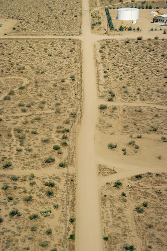 aerialphotograph aerial cyclonefence encantadoroad landers sanbernardinocounty california fault offset fence 3m rightlateral johnsonvalleyfault 1992 landersearthquake mojavedesert wow