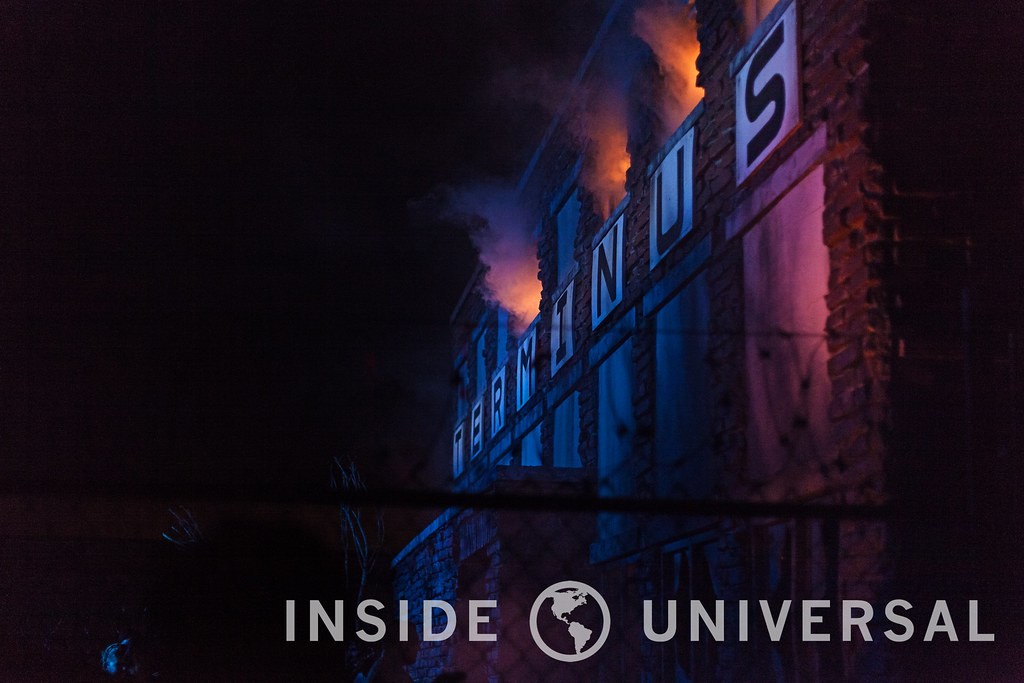 The Walking Dead: Wolves Not Far – Halloween Horror Nights 2015 at Universal Studios Hollywood