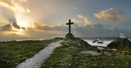 lighthouse sunrise island cross llanddwyn anglesey nothwales