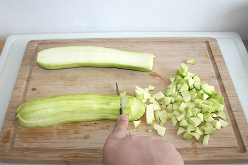 14 - Zucchini würfeln / Dice zucchini