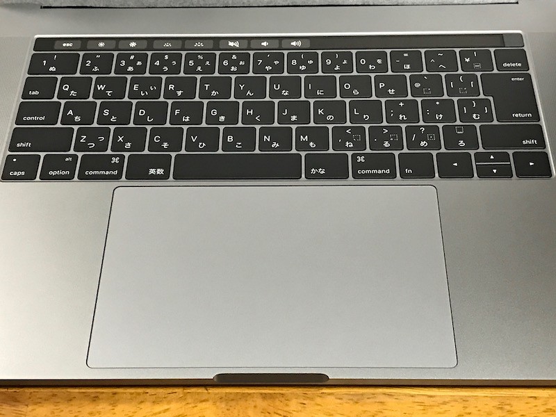 MacBook Pro Touch Bar 15インチ（late 2016）のレビュー、感想。良かったところ、イマイチなところ - ビジョン