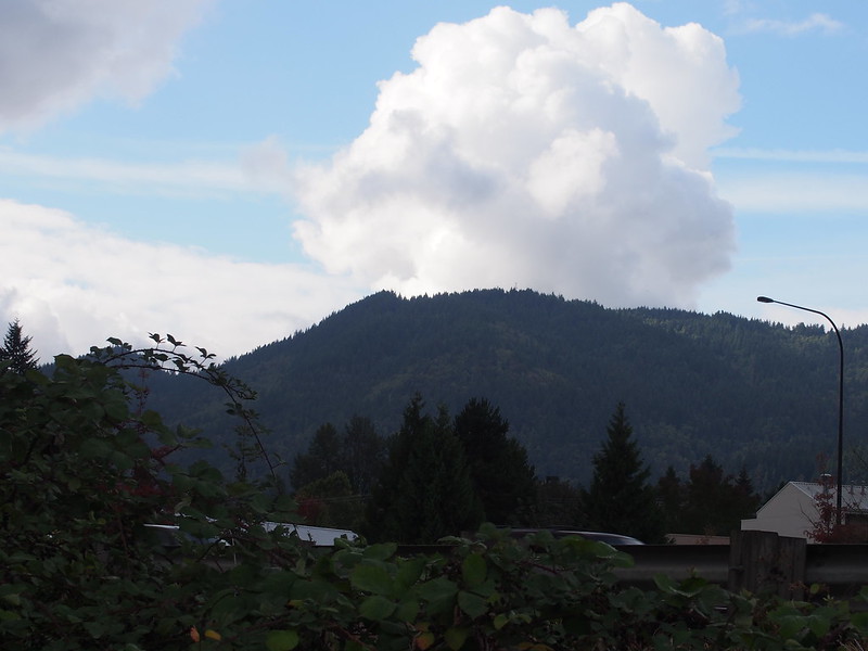 Issaquah Weather: I was a bit worried about the clouds, as nothing else looked like rain until here.