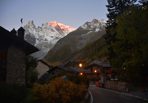ottobre2016 october 2016 giorgiorodano nikon entrèves montebianco alba sunrise leverdusoleil montblanc pink rosa alps alpi alpes alpen valdaosta italy valléedaoste