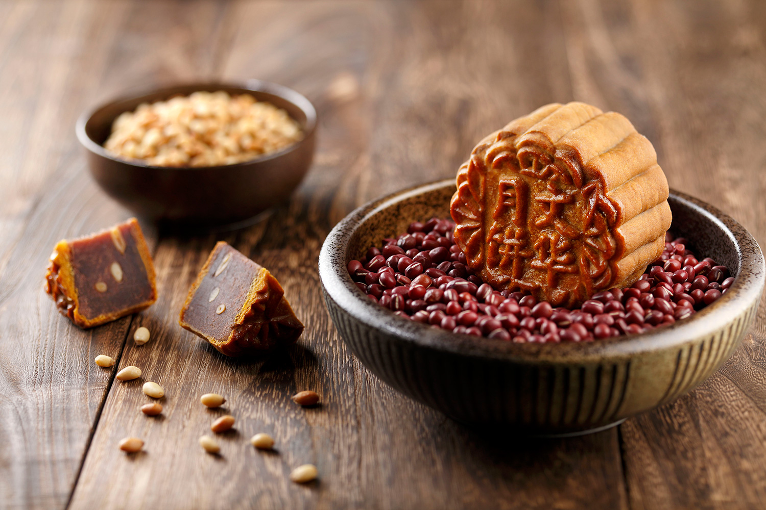 Mandarin-Orchard---Baked-Mooncake-with-Azuki-Red-Bean-Paste-and-Pine-Nuts
