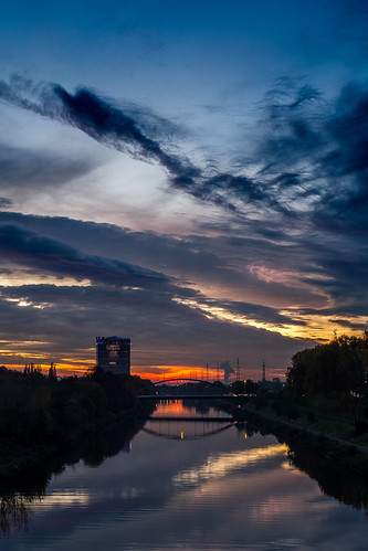 bridge sunset sky clouds canon germany deutschland canal essen sonnenuntergang himmel wolken nrw kanal brücke rhein spiegelung oberhausen herne gasometer blauestunde 700d