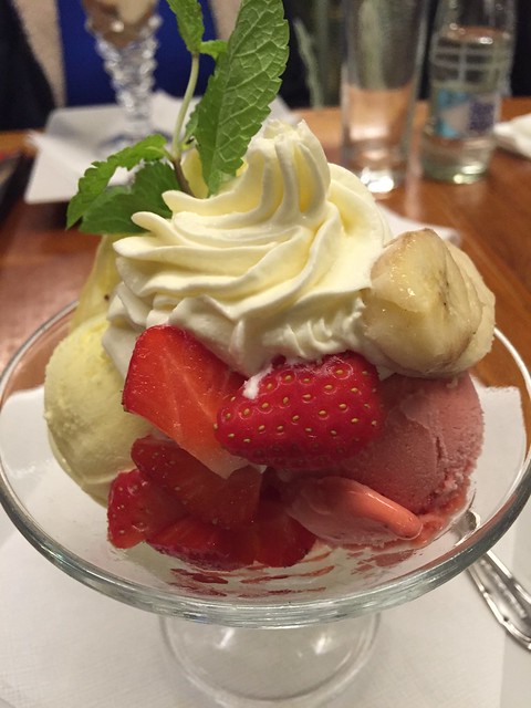 ice cream with fresh fruits
