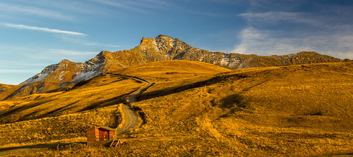 red sky orange sun mountain france alps yellow montagne alpes canon way landscape eos top bleu ciel isère 600d f1ijp