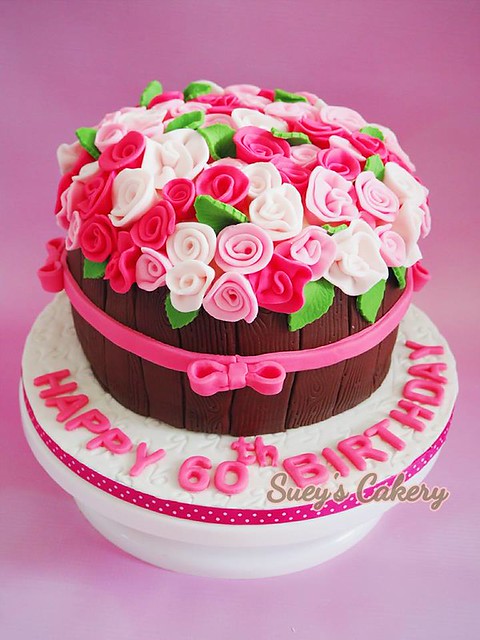 Floral Cake by Suey's Cakery