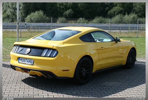 auto ford car yellow back coburg view rear gelb pony mustang gt 50 creidlitz heck ansicht 2014 hinten sportwagen hommert