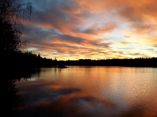 sunset sonne farbig wasser see romantisch schweden november