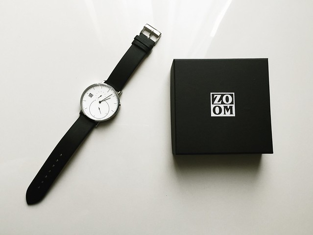 Zoom minimalist watch