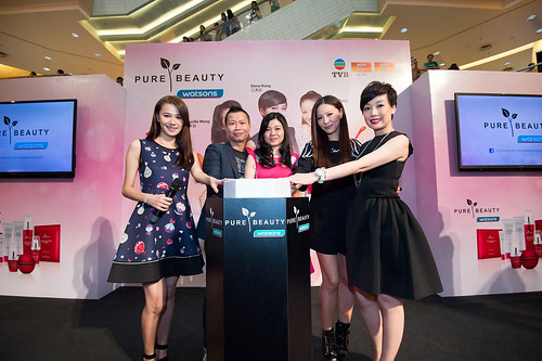 Group Photo (From Left): Priscilla Wong; Danny Hoh, Head of Marketing, Watsons Malaysia; Caryn Loh, General Manager of Trading, Watsons Malaysia; Joyce Tang and Elena gambit.