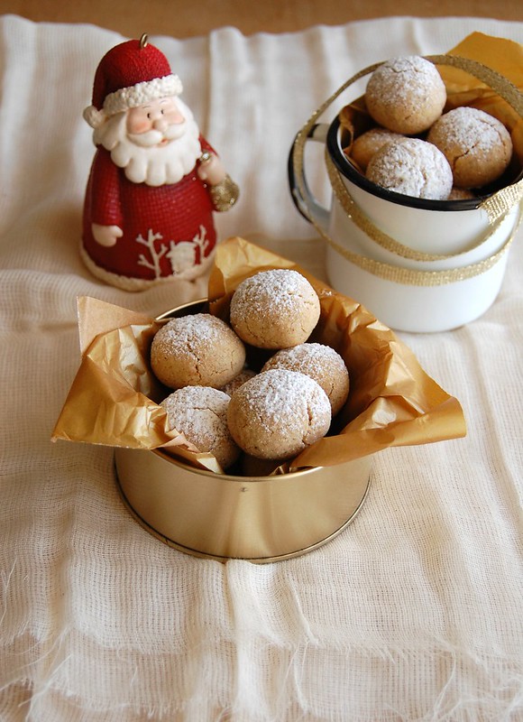 Almond gingerbread puffs / Bolinhas de amêndoa e gingerbread