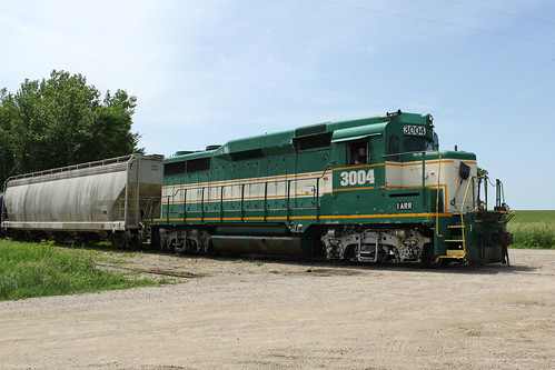 railroad train railway locomotive railfan emd gp30 iarr iowariverrailroad