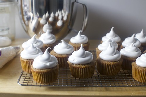 marshmallow frosting dollops