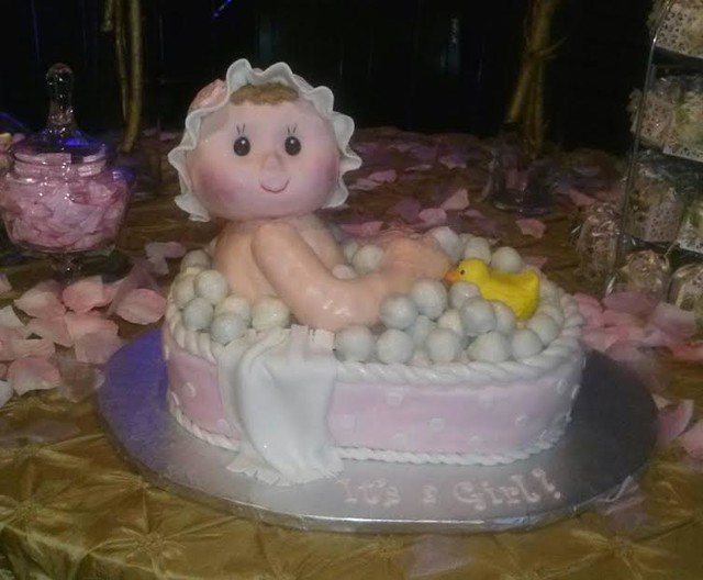 Baby Shower Cake by Romina