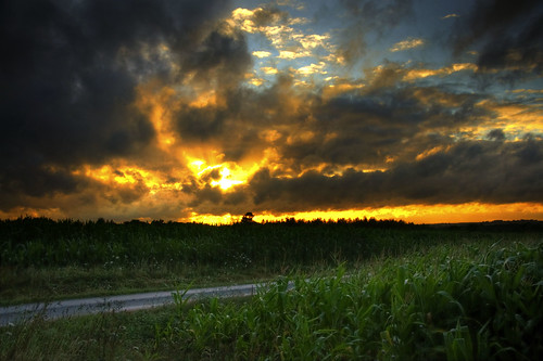 sunset sky france weather clouds geotagged outdoors golden europe day cloudy farm bretagne scene valley vista fields maze fra bretan tréal réminiac geo:lat=4784740998 geo:lon=225928903