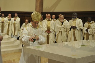 Monsignor Regattieri vescovo da 5 anni e inaugurazione lavori in Cattedrale