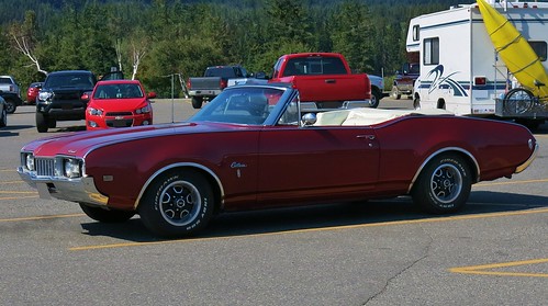 red car convertible 1968 olds supreme oldsmobile cutlass