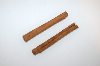 05 - Zutat Zimtstangen / Ingredient cinnamon sticks