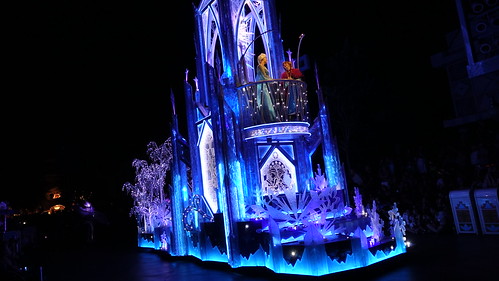 Disneyland Paint the Night Parade
