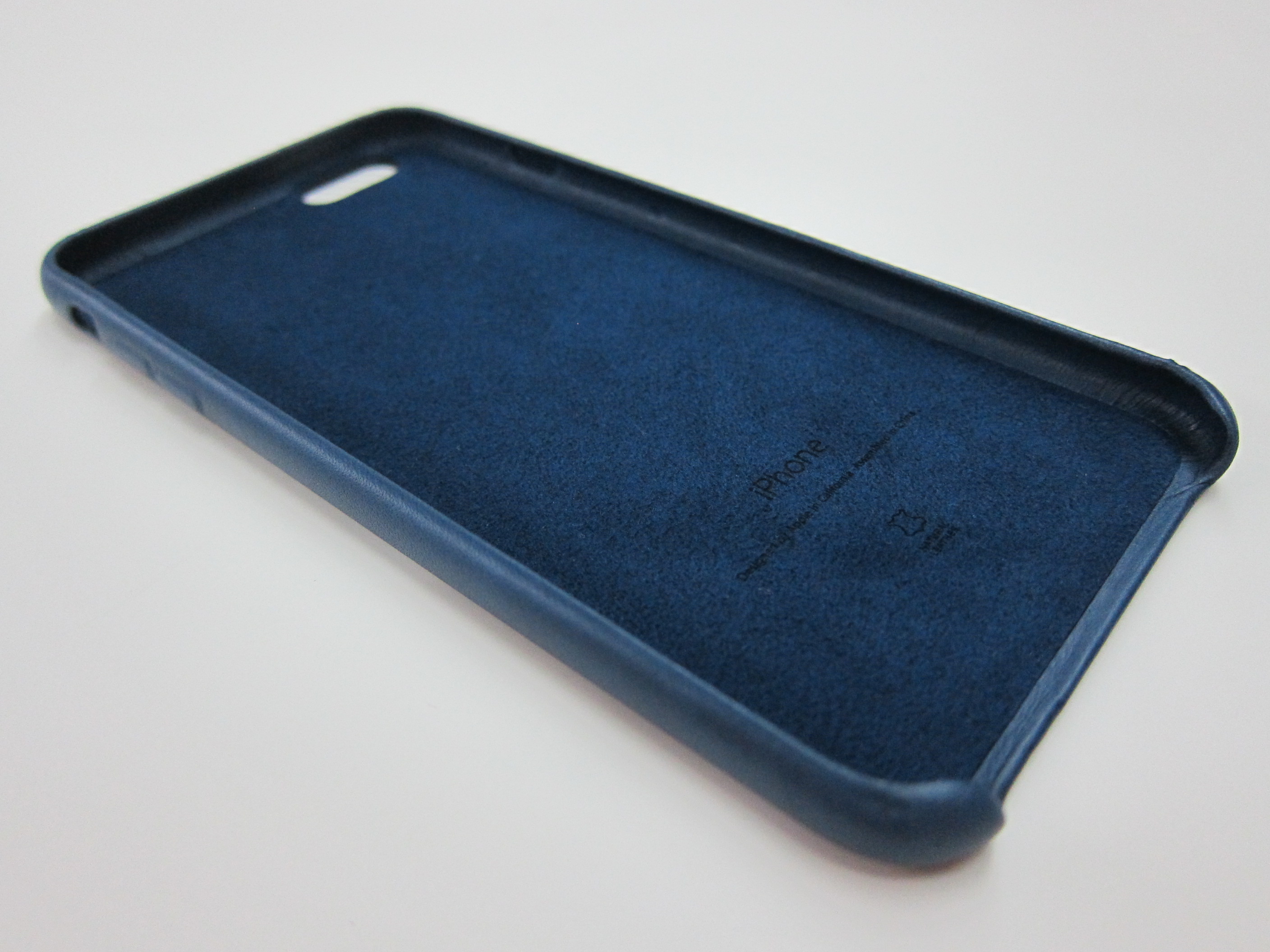 Купить синюю крышку. Iphone 6 s Silicon Case Blue. Midnight Blue 14078 чехол 7 Plus. Apple Leather Case iphone 12. Apple Leather Case iphone 7.
