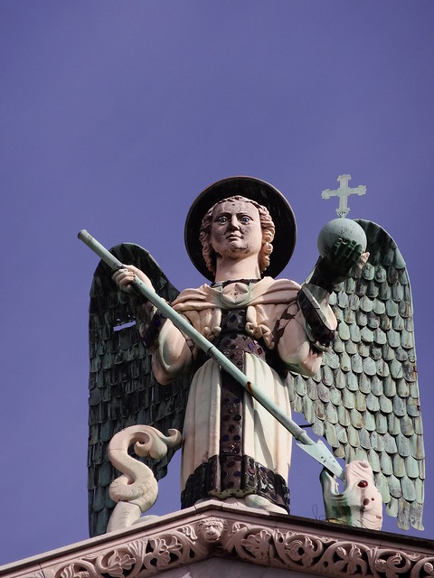 Creepy archangel Michael, Lucca