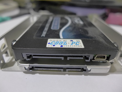 SSD 裝上硬碟架