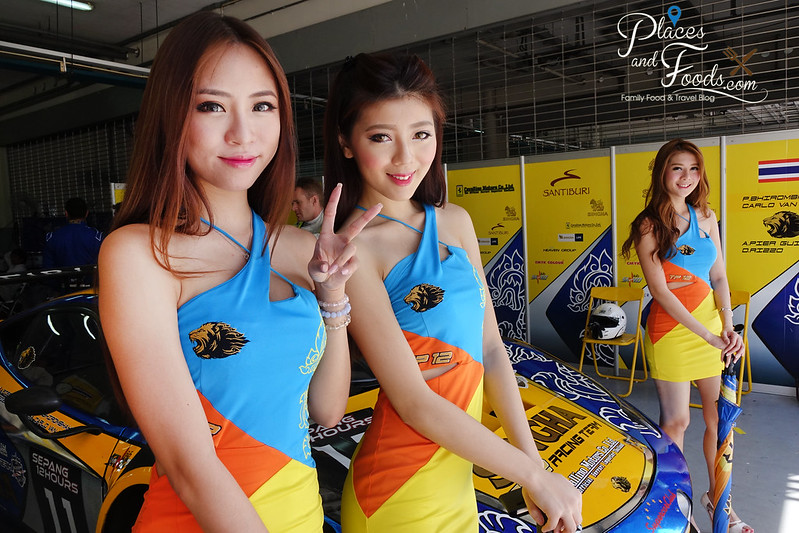 tp 12 racing team car models inside pit