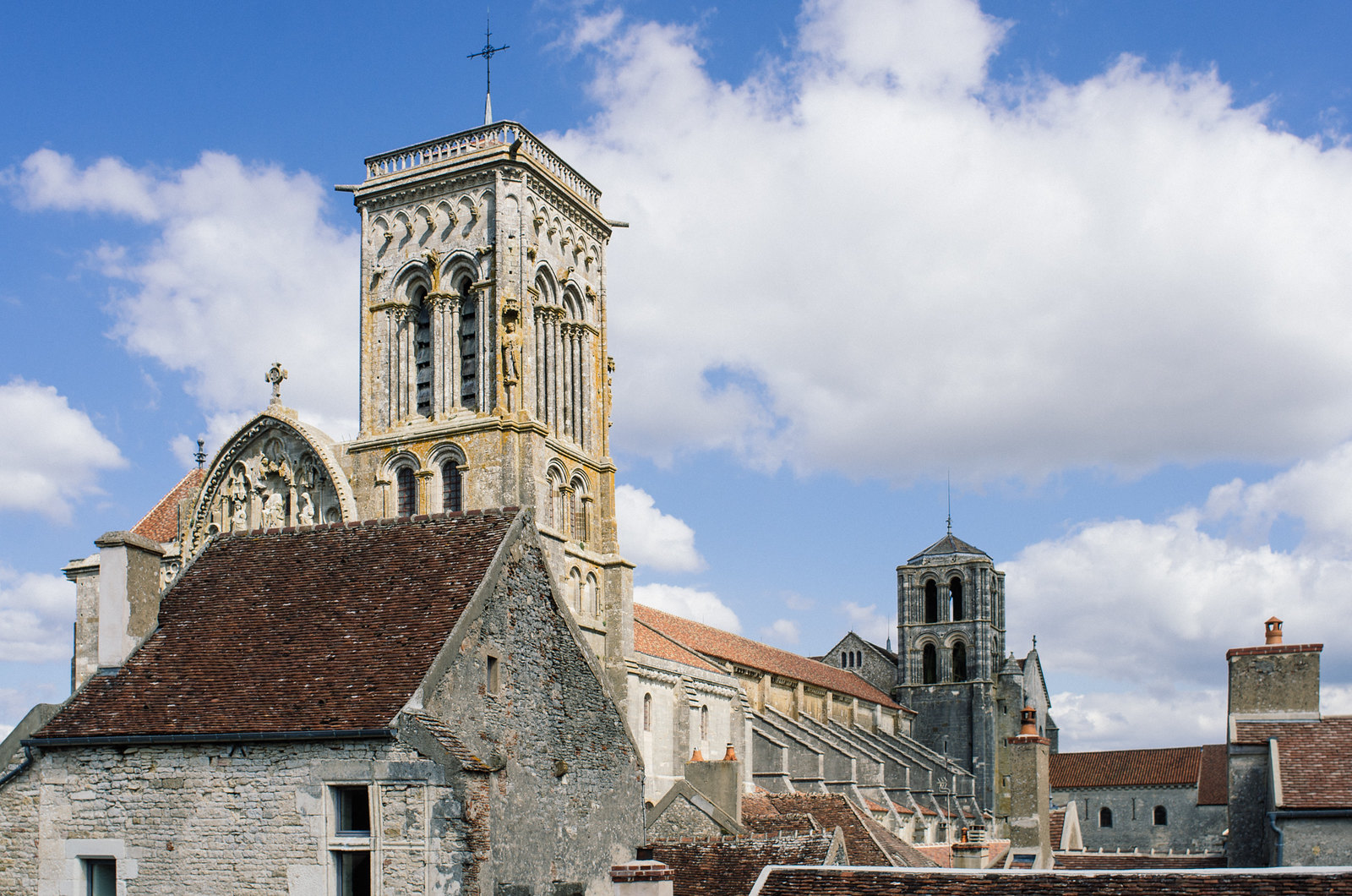 Vézelay, mystique et ésotérique - Le clocher de la basilique Sainte-Marie-Madeleine