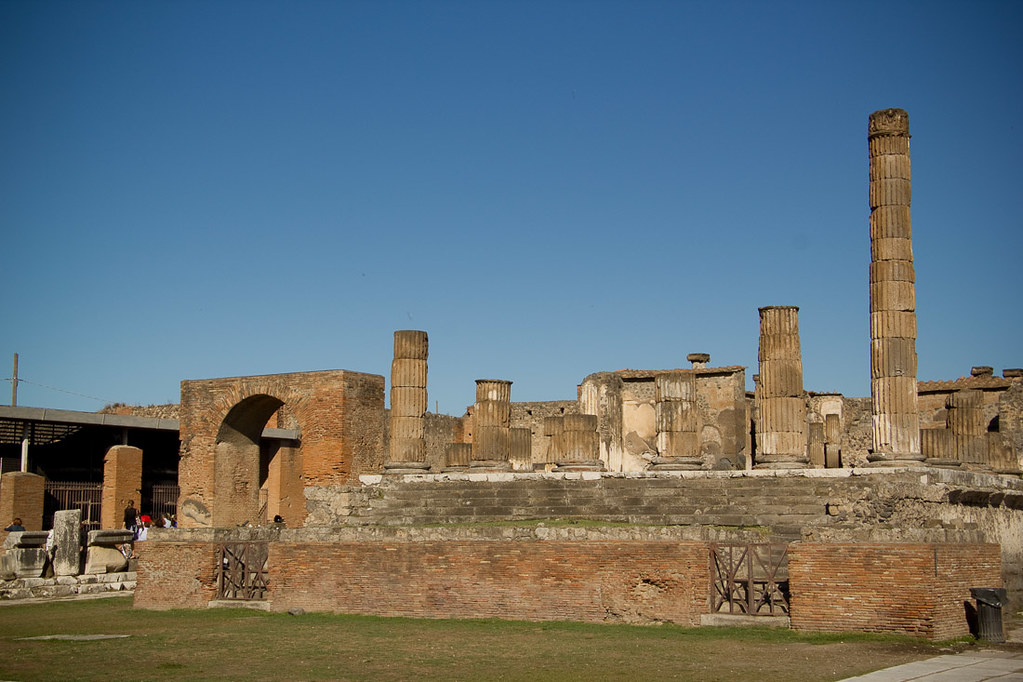 Touring Pompei