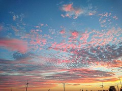 Pure #cloudporn over #windturbines  #sunset #sky #dusk  #france #beautifulfrance #magnifiquefrance #colorful - Photo of Allouis