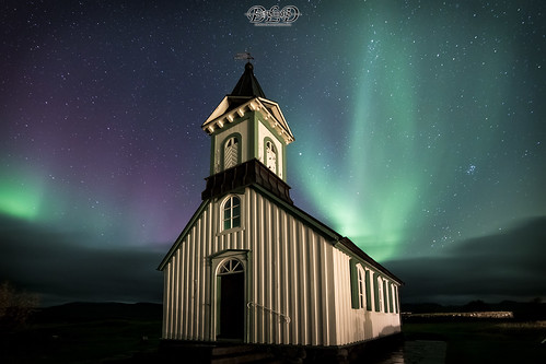 Aurora over Þingvallakirkja