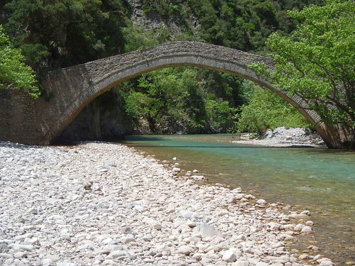 griechenland greece steinbrücke fluss brücke stonebridge