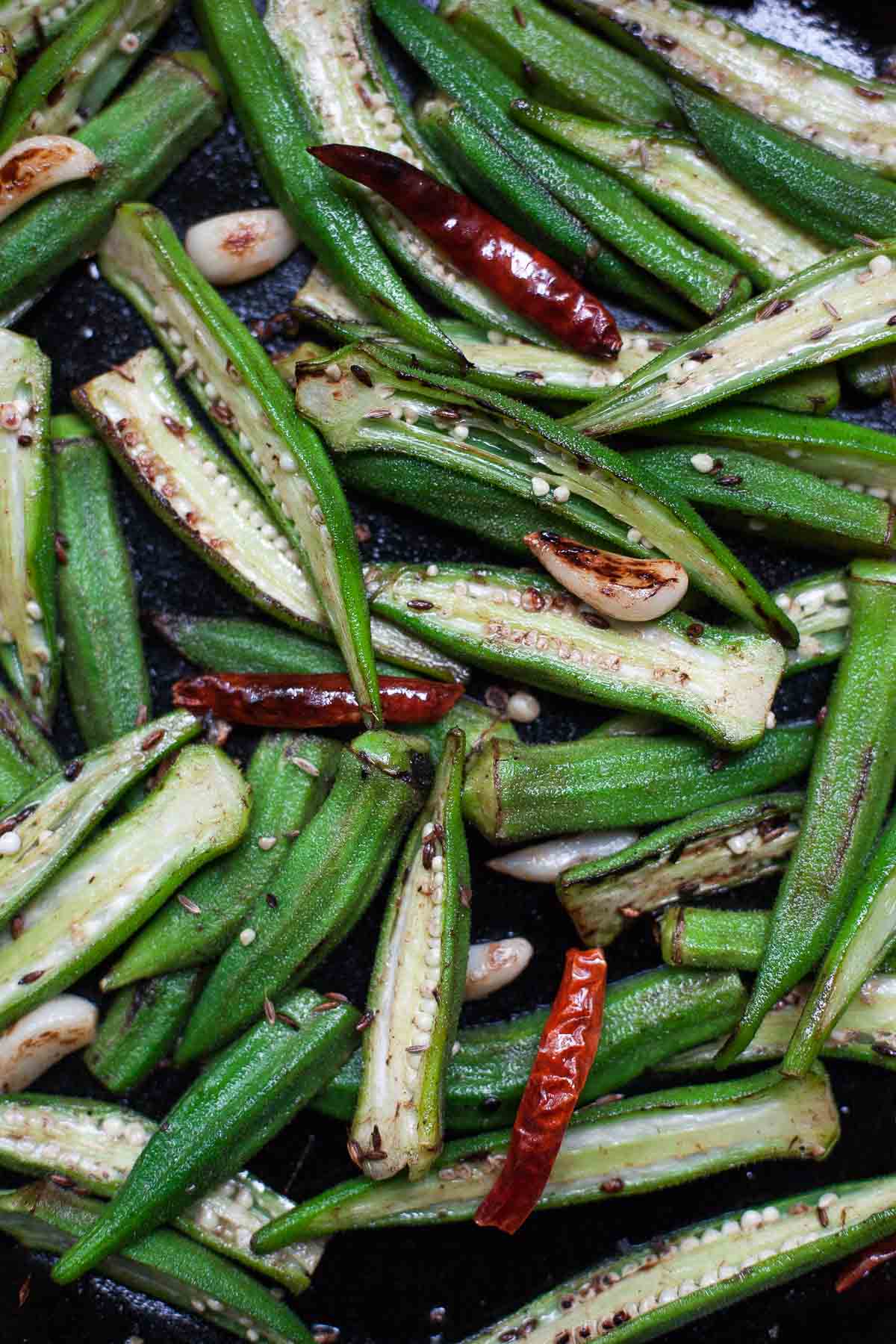 Blistered Okra with Garlic and Cumin #30MinuteMondays | acalculatedwhisk.com