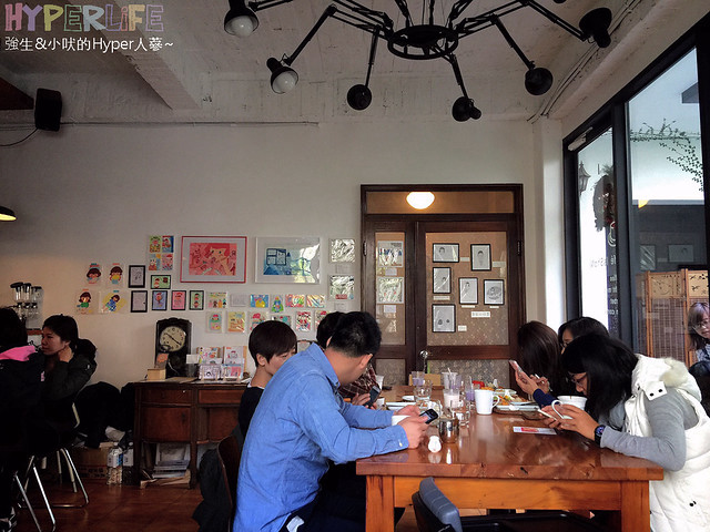 一起在台南老宅咖啡吃個美味早午餐吧!文青必訪《一緒二咖啡 Cafe Isshoni》，連香港的捧油都愛唷~~ @強生與小吠的Hyper人蔘~