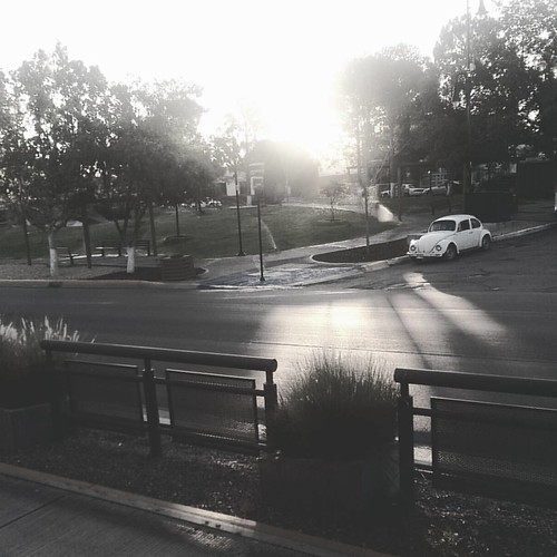 sunset white black sol car square de twilight amanecer squareformat carro puesta bocho cuu iphoneography instagramapp uploaded:by=instagram foursquare:venue=4d28e4d1849f370446d27841