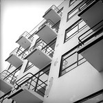 Balkone am Hauptgebäude des Bauhaus Dessau Ensemple - analog, S/W, 6x6
