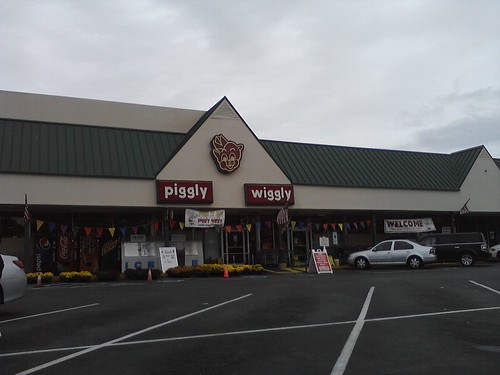 retail grocerystore grocery grocer pigglywiggly