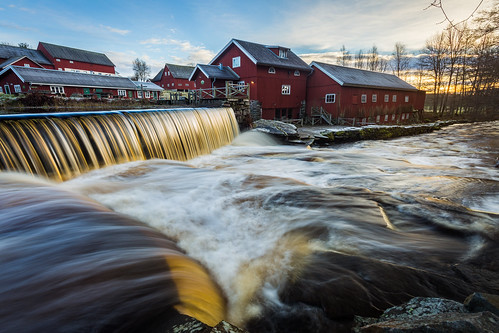 light sunset red sky orange sun white house cold water yellow clouds reflections river flow gold evening waterfall saw stream frost sweden mark trail goldenhour kvarnen såg kvarn canon6d hyssna melltorp