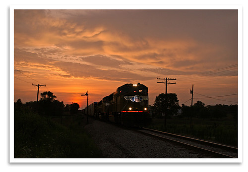 train locomotive dieselelectric monon csx semaphore signal up4560 sd70m sunset in hitchcockroad northofsalem august2007