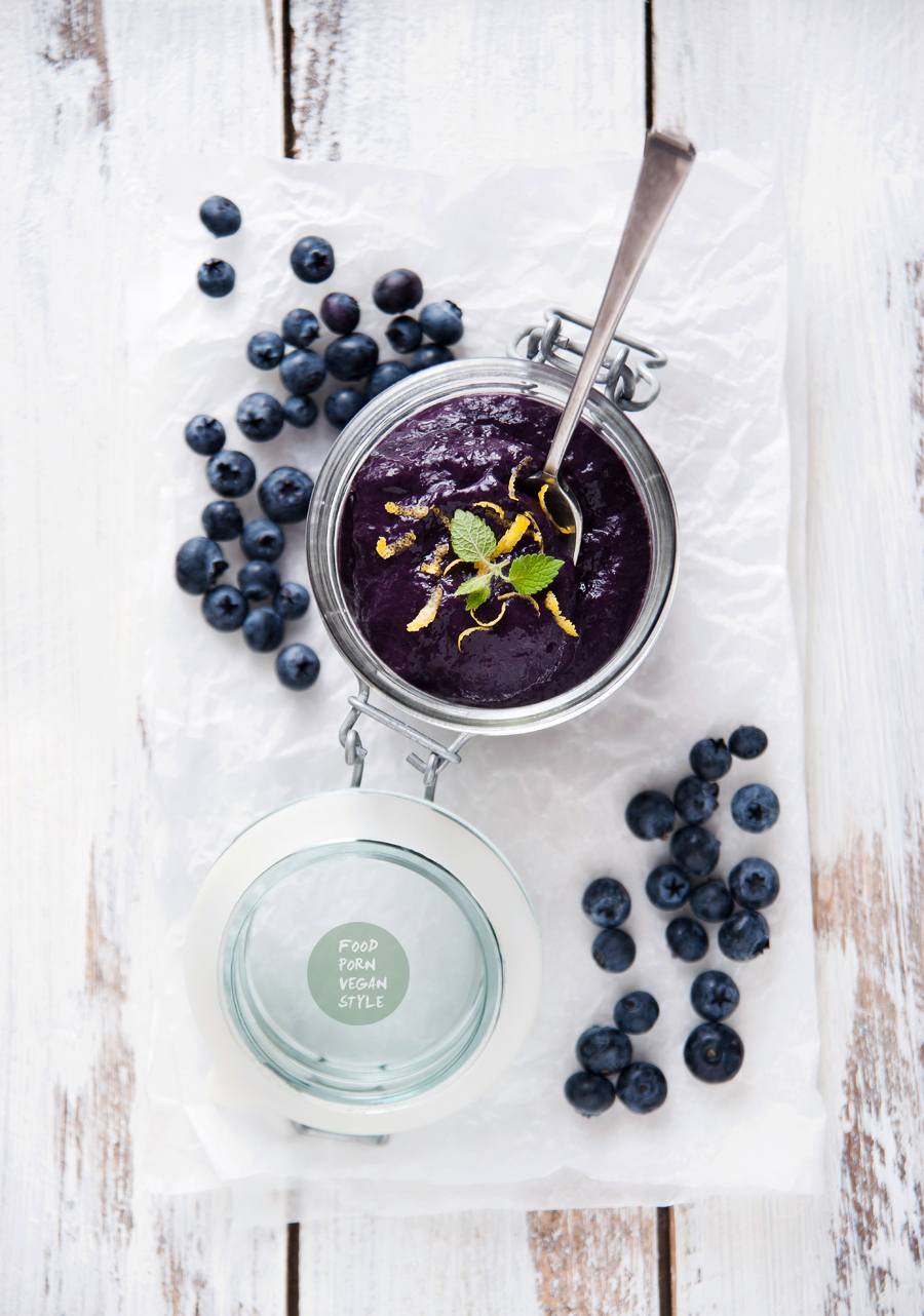 5-minute blueberry jam with PUR YA! DETOX-MIX