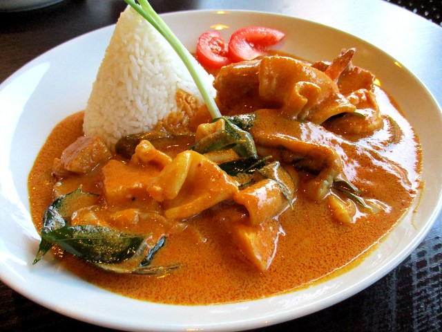 Cafe Ind seafood curry