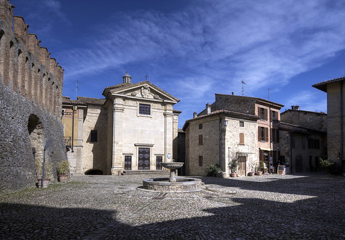 castle square village piazza castello borgo piacenza emiliaromagna vigoleno vernasca bellitalia