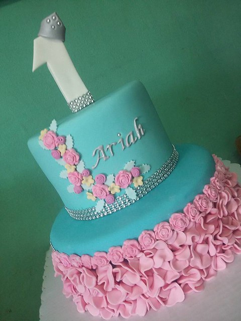 Princess Cake by Julie Daqs of Twinscupcakes