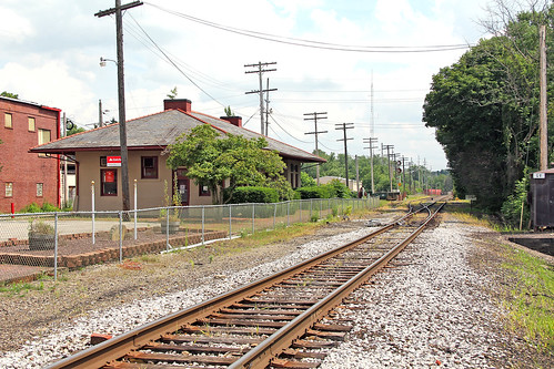 railroadtracks railroadstations greenvillepennsylvania railroaddepots bessemerlakeerie